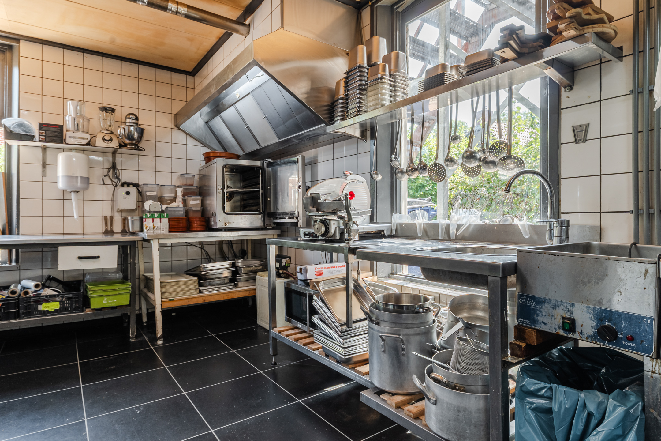 20260803, Hoofdstraat 22, Kloosterburen, AW Horeca Makelaars (24 of 73)